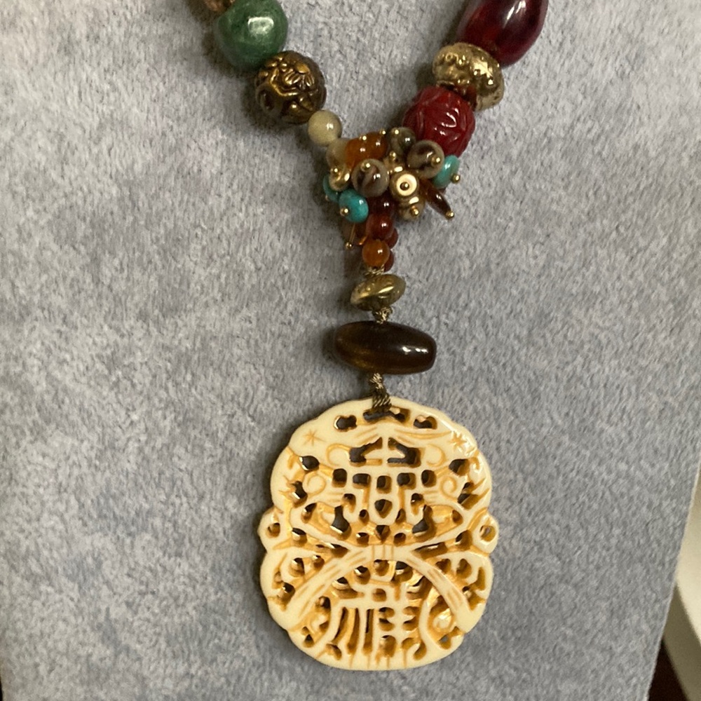 Chico’s Ivory-Tone Carved Pendant Necklace - Multicolor Beads